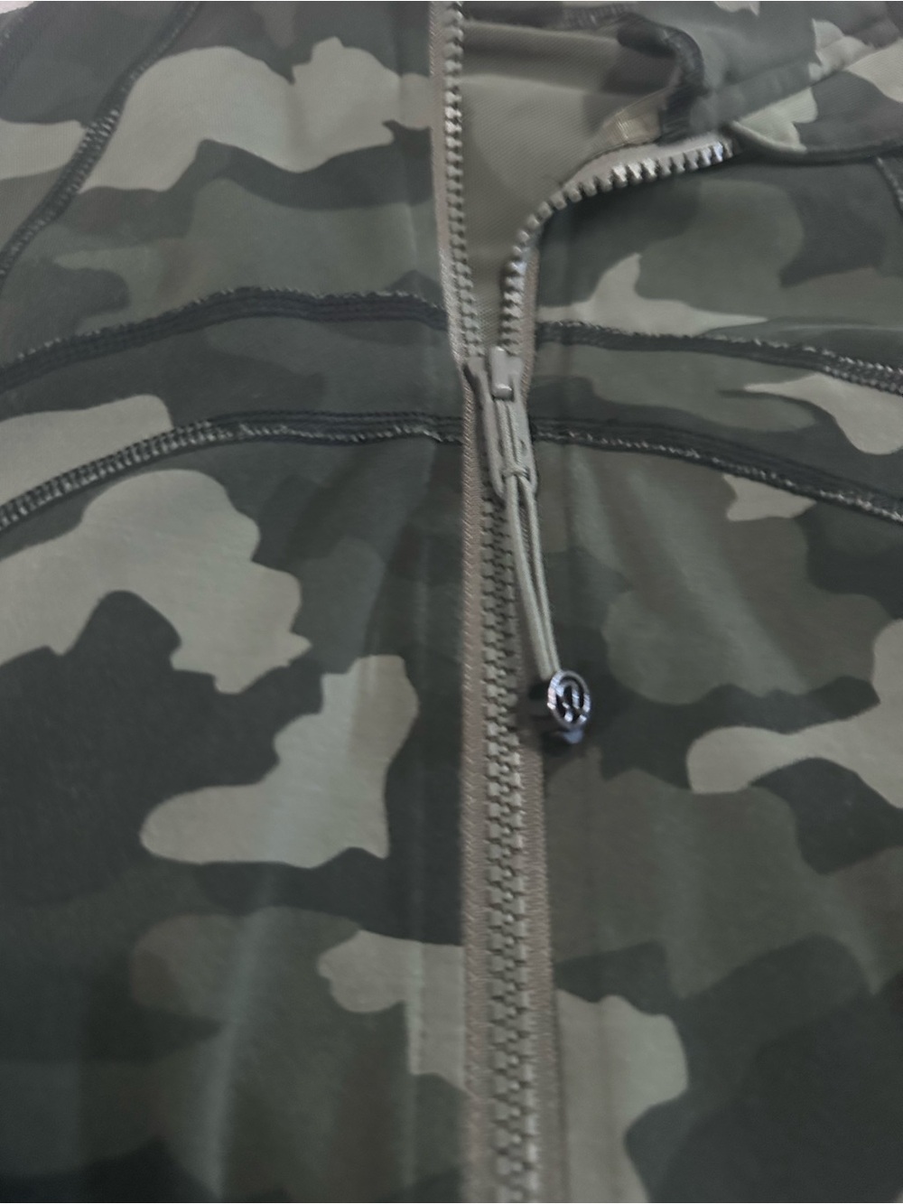 lululemon athletica Green Camo Leggings & Jacket Set - Picture 3 of 8